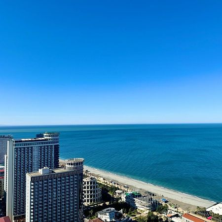 Lux Apartaments Batumi Esterno foto