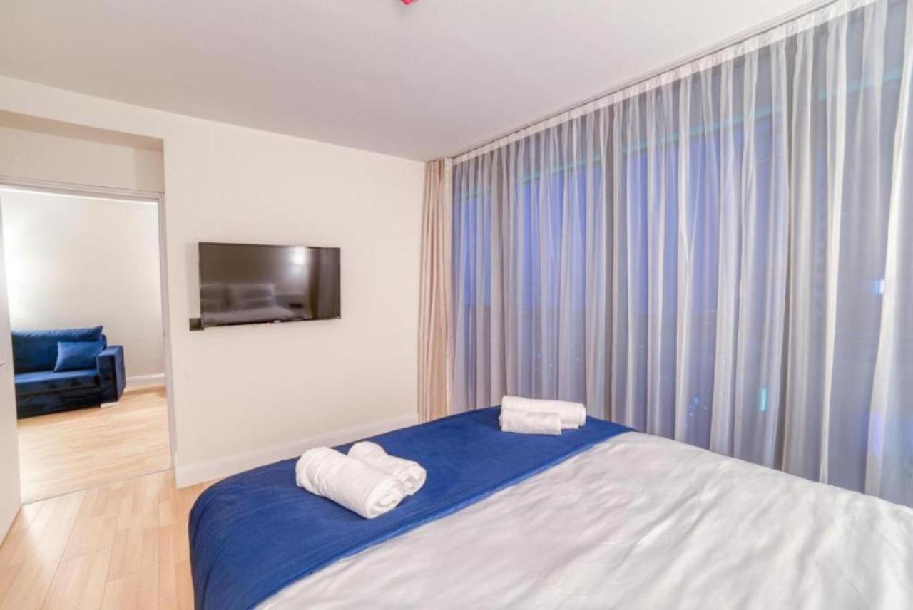 Lux Apartaments Batumi Esterno foto