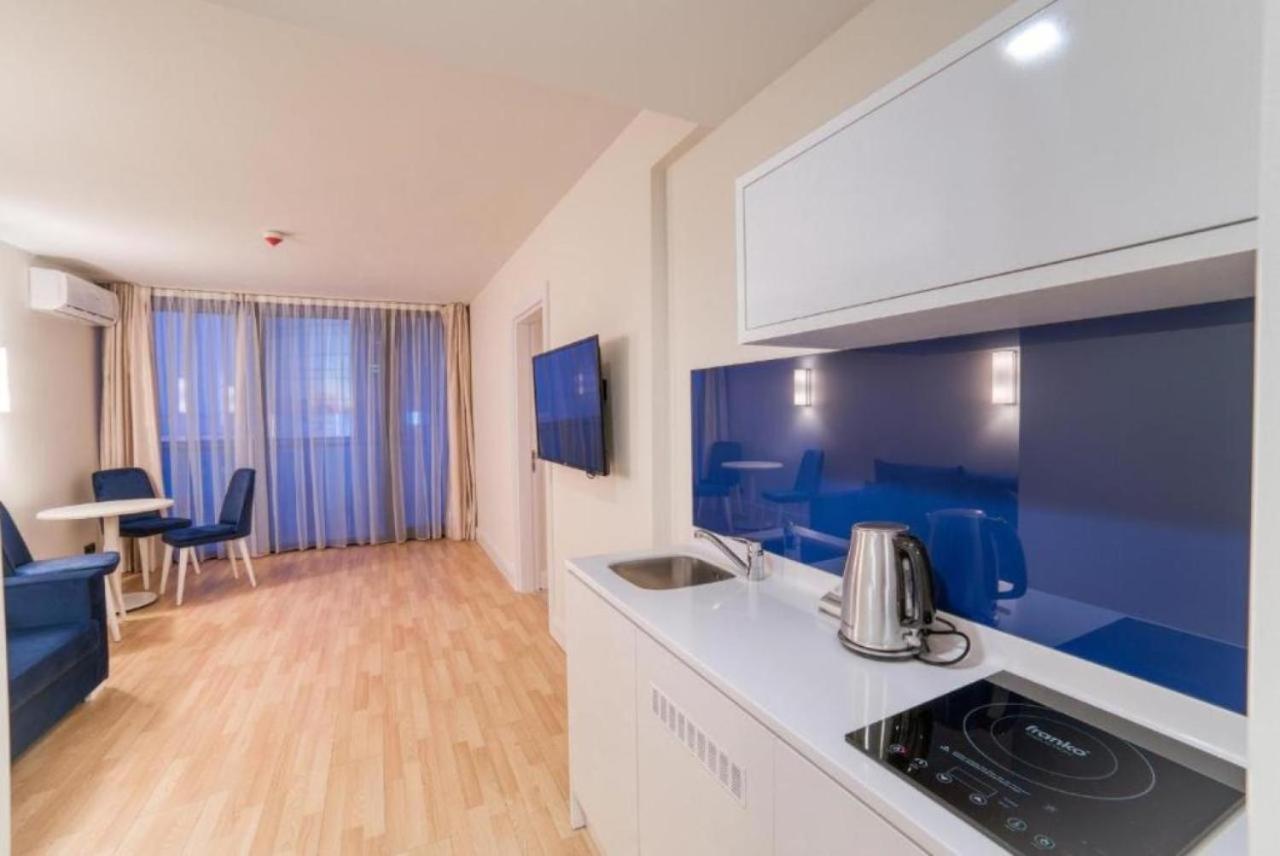Lux Apartaments Batumi Esterno foto