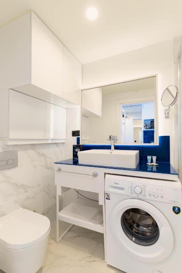 Lux Apartaments Batumi Esterno foto