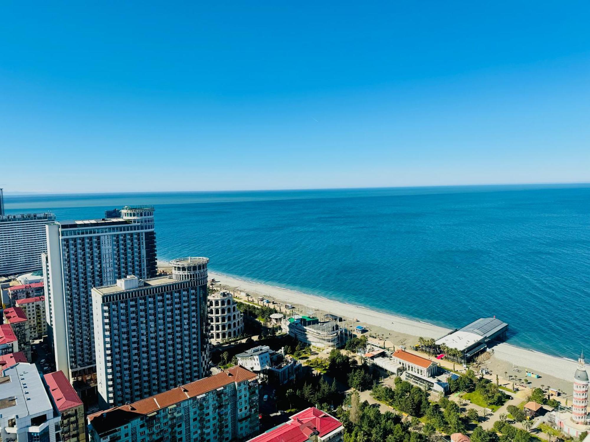 Lux Apartaments Batumi Esterno foto