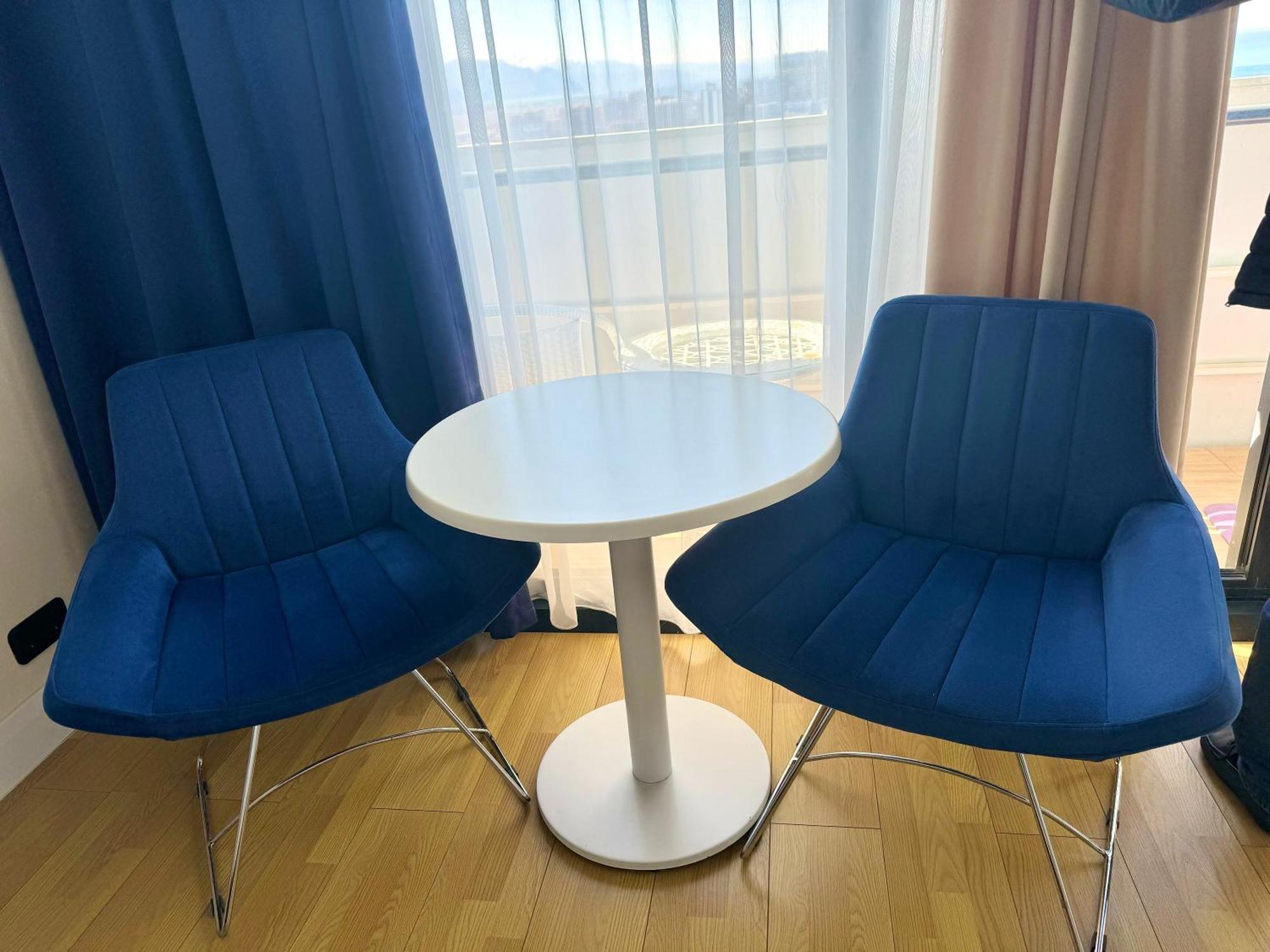 Lux Apartaments Batumi Esterno foto