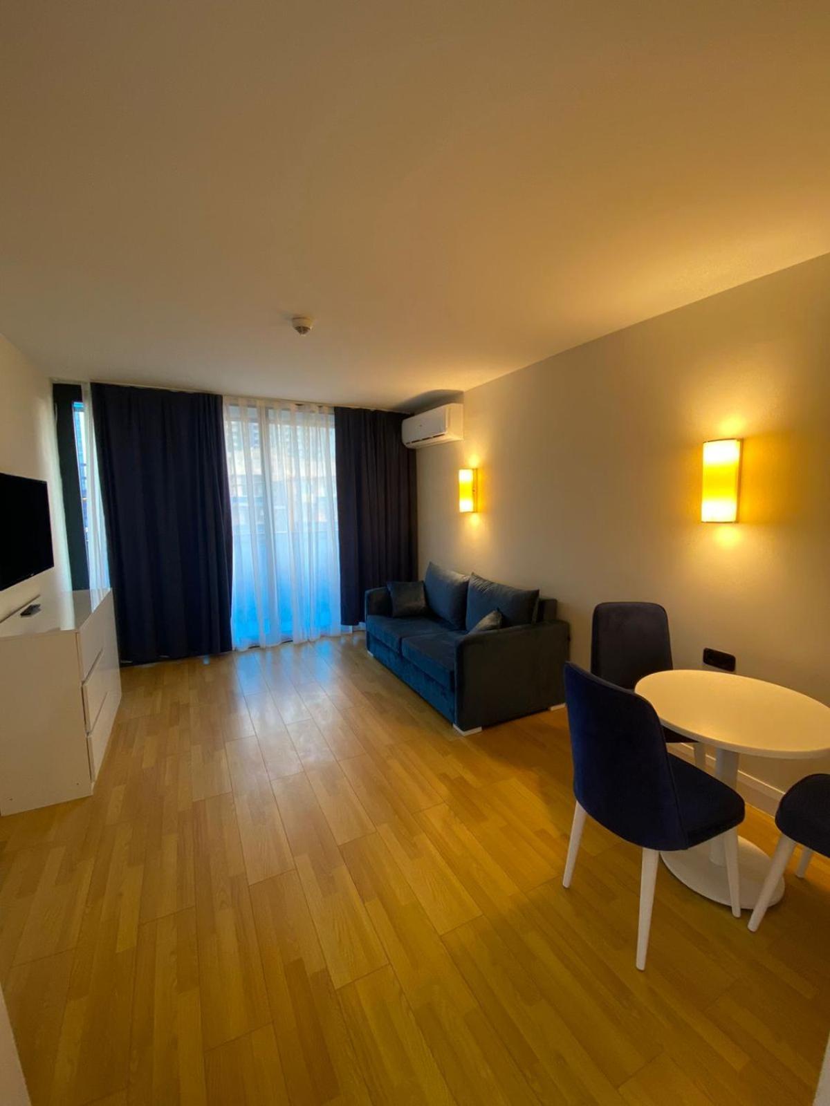 Lux Apartaments Batumi Camera foto